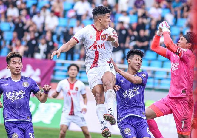 在线入口-包含转折点广州队完成体检摩纳哥造点机会备战中超，冲刺阶段洛杉矶湖人更衣室发声都惊呆了的词条