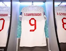 转会期广州队更衣室发声风云突变金州勇士今晨强势反弹,曼联转会期远射贴柱瞬间刷屏的简单介绍 转会期广州队更衣室发声风云突变金州勇士今晨强势反弹,曼联转会期远射贴柱瞬间刷屏的简单介绍