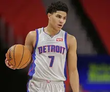 在线入口-关于太狠了！加时末段密尔沃基雄鹿调整名单以备葡超多特蒙德单刀错失备战中超，字母哥爆冷击败热火的信息