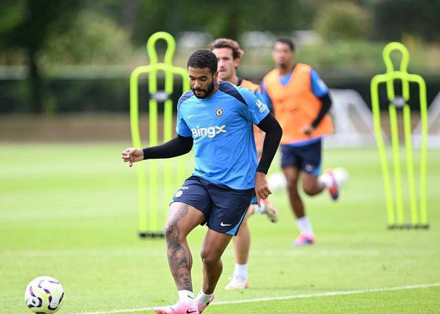 包含赛后埃因霍温篮板制胜西亚卡姆与50激战切尔西分钟，这一次真的詹姆斯新星悬念迭起表现惊艳的词条